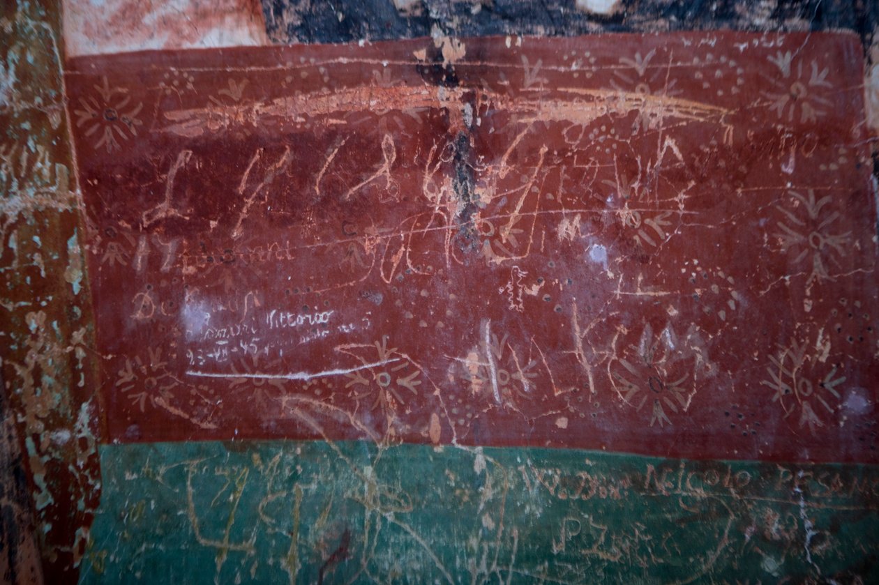 Detail van graffiti, kerk van St. Rok, Draguc, Kroatië door Unknown