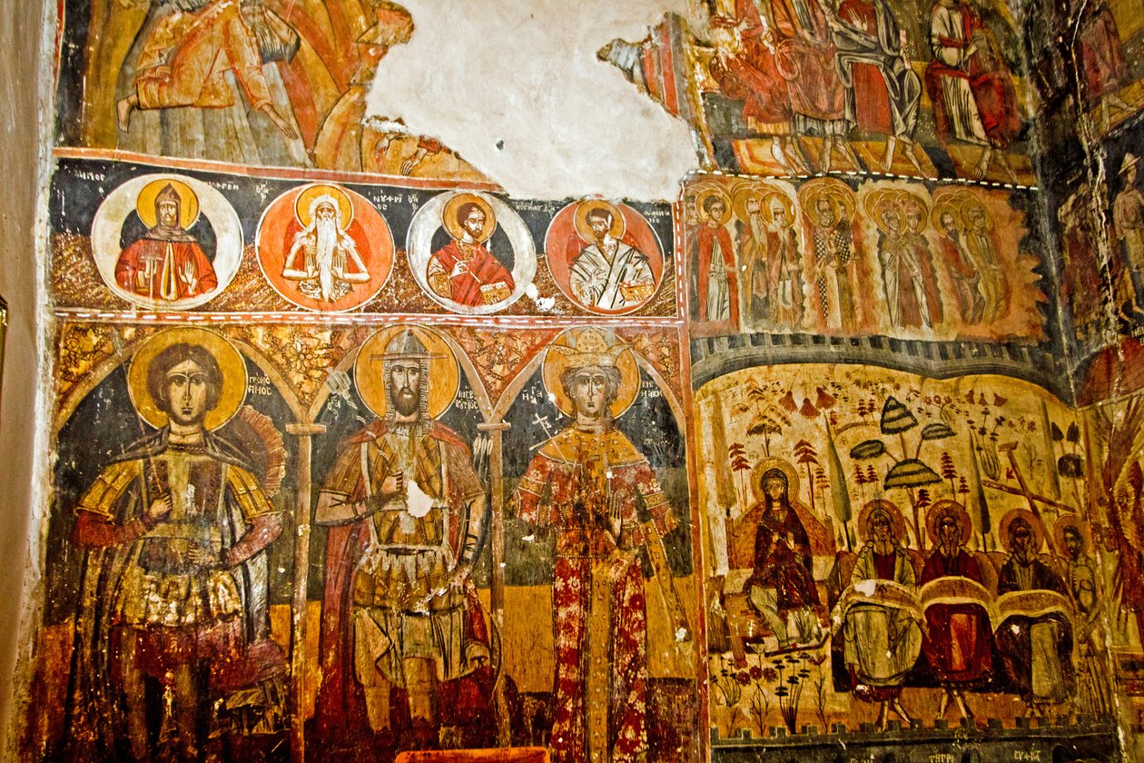 Interieur van de Kerk van St. Maria, Mborja, Korca, Albanië door Unknown