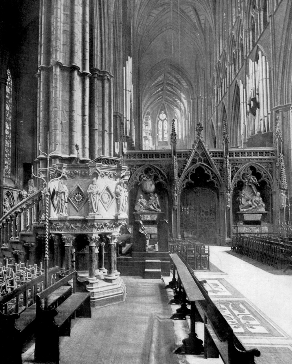 Het schip van Westminster Abbey, 1890 door British Photographer