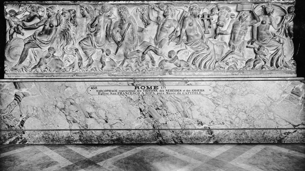 Sarcophagus met Tritons, Nereïden en Amours door Roman