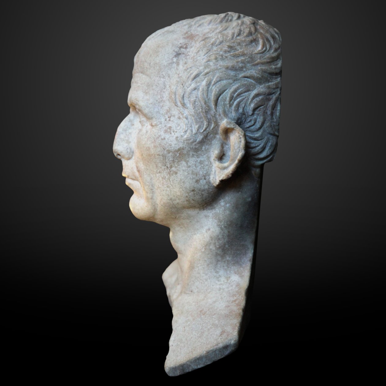 Vermeende buste van Caesar door Unknown