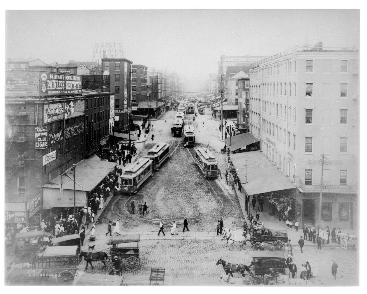 Tram keerlus op Market Street, Philadelphia, c.1910 door American Photographer