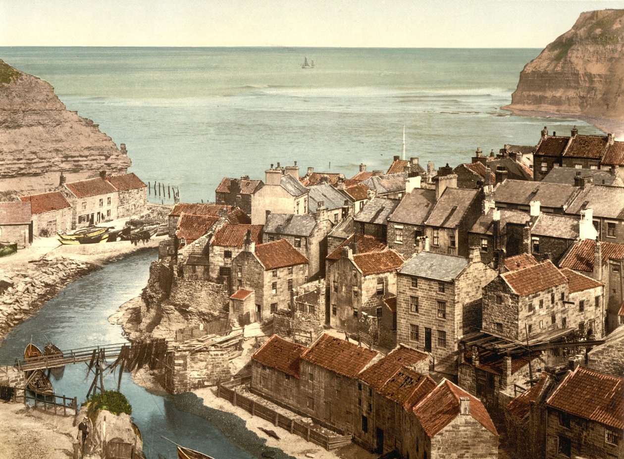 Staithes Dorp nabij Whitby, Yorkshire, uitgegeven ca. 1890 - 1900 door English Photographer