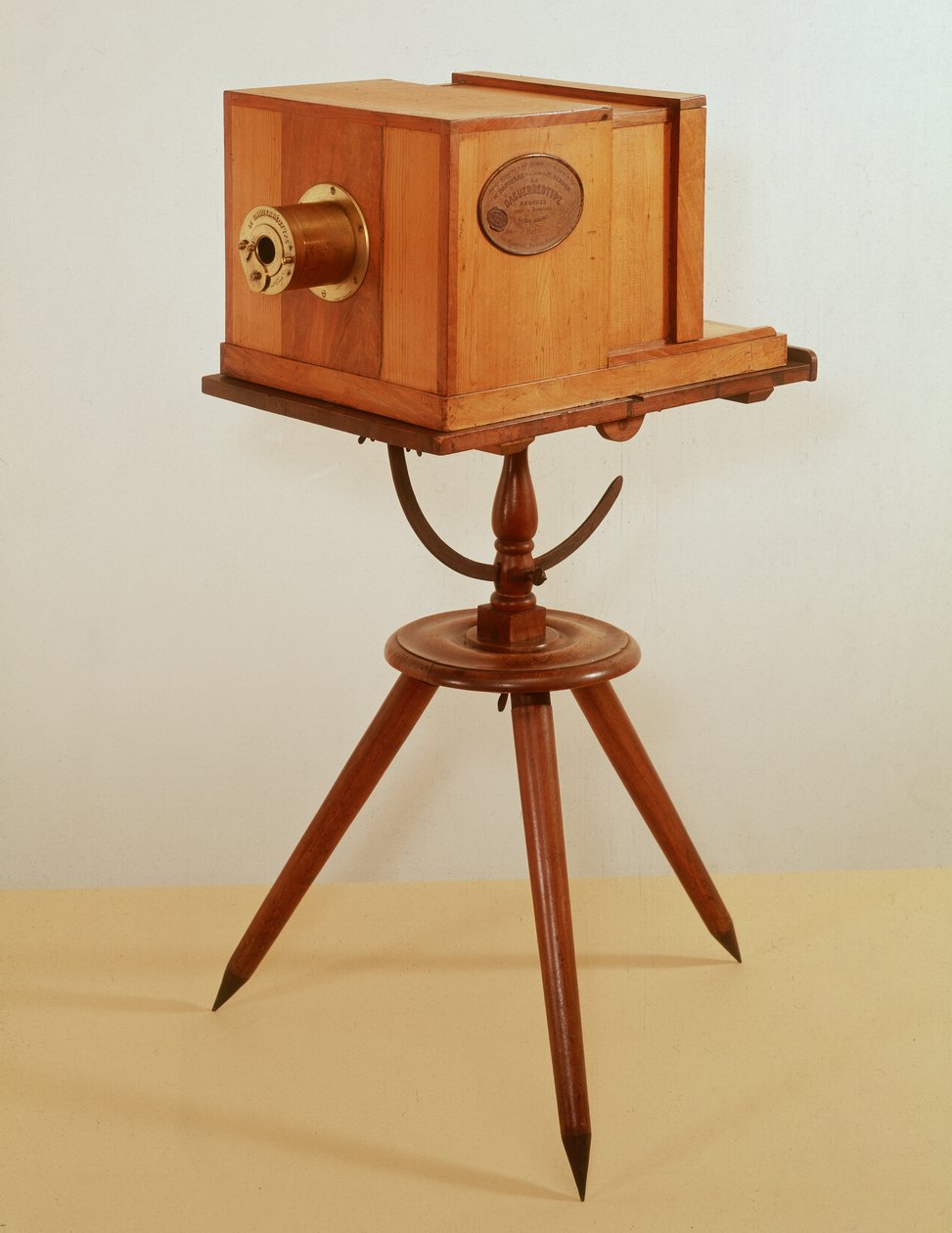 Daguerreotypie camera door Alphonse Giroux uit Parijs door French School