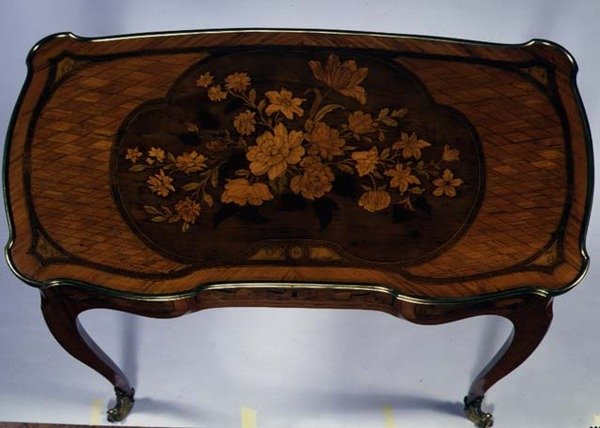 Schrijftafel met schuifblad, gestempeld met het Versailles merk, toegeschreven aan J.F.Oeben door French School