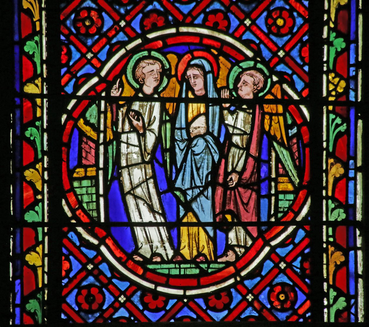 Raam met scène uit het leven van Sint Bonnet: de Maagd die de engelen vertelt dat ze de mis wil horen in de kerk van Sint Bonnet door French School