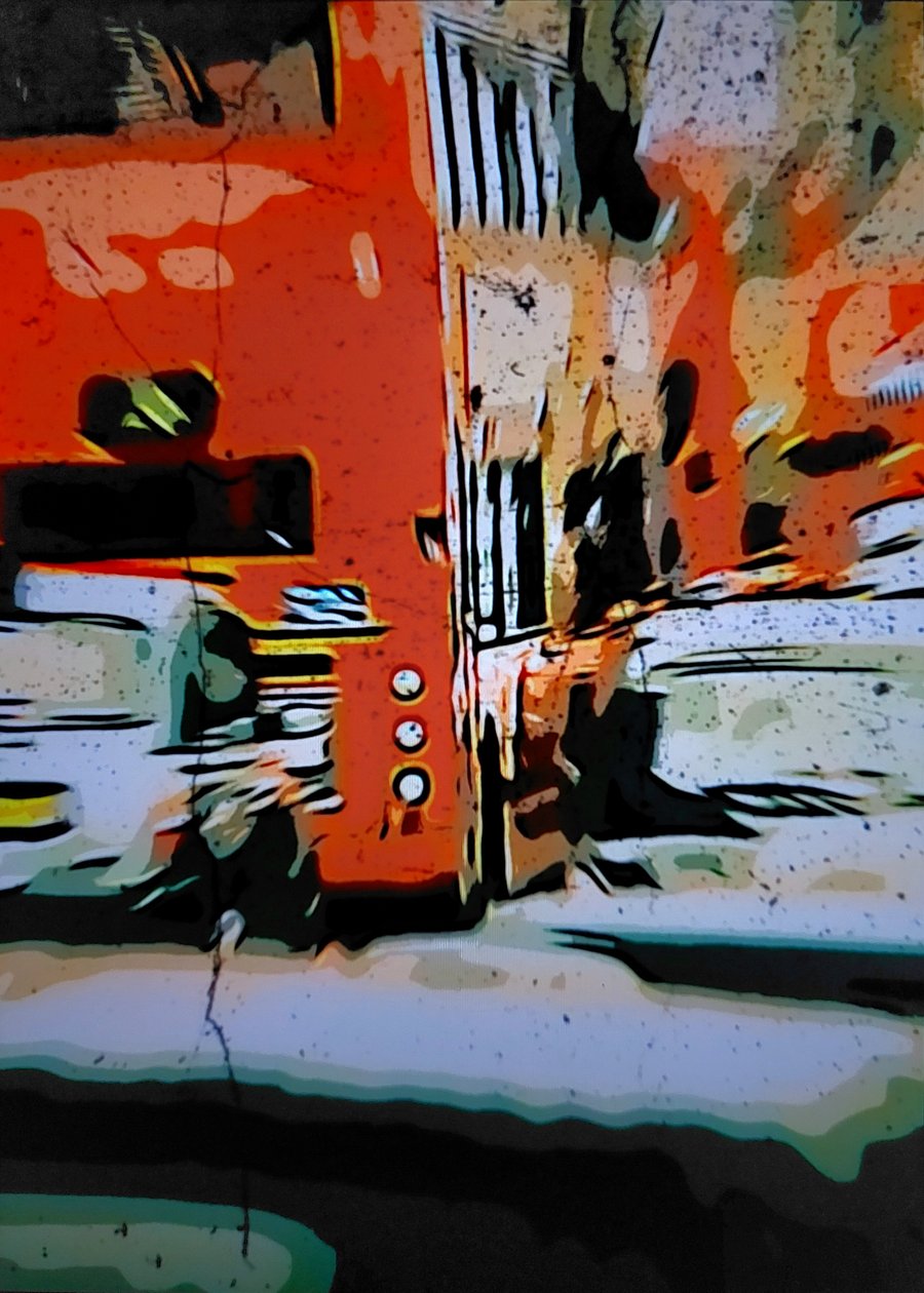 Oranje stadsbus door Mavet