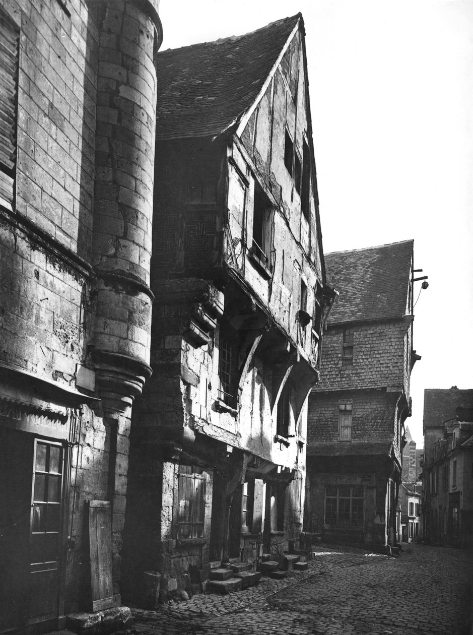 Oude huizen bij Grand Carroi, oud centrum van de stad door Adolphe Giraudon