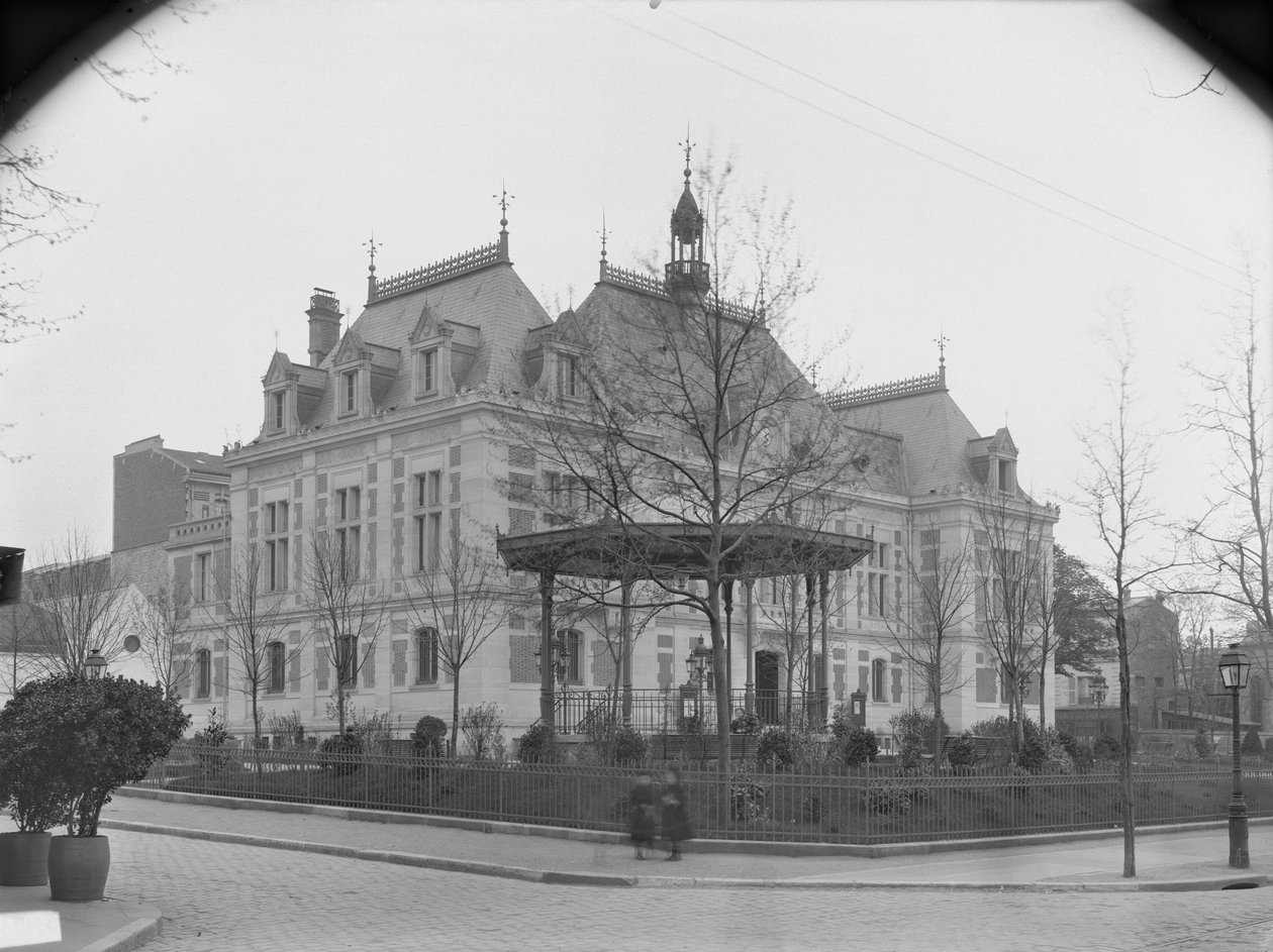 Stadhuis, c.1886-90 door Adolphe Giraudon