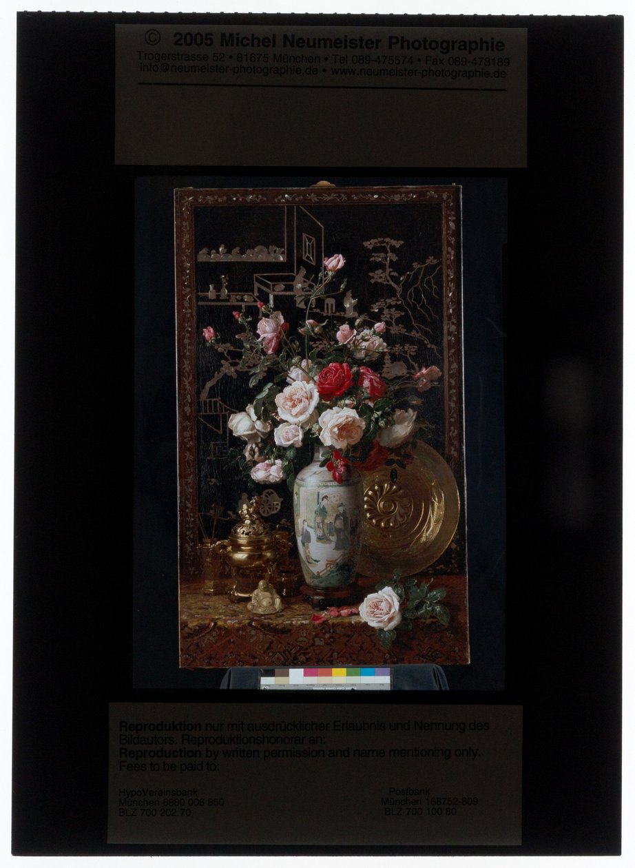 Rozenboeket in Chinese rouleau vaas door Alexis Kreyder
