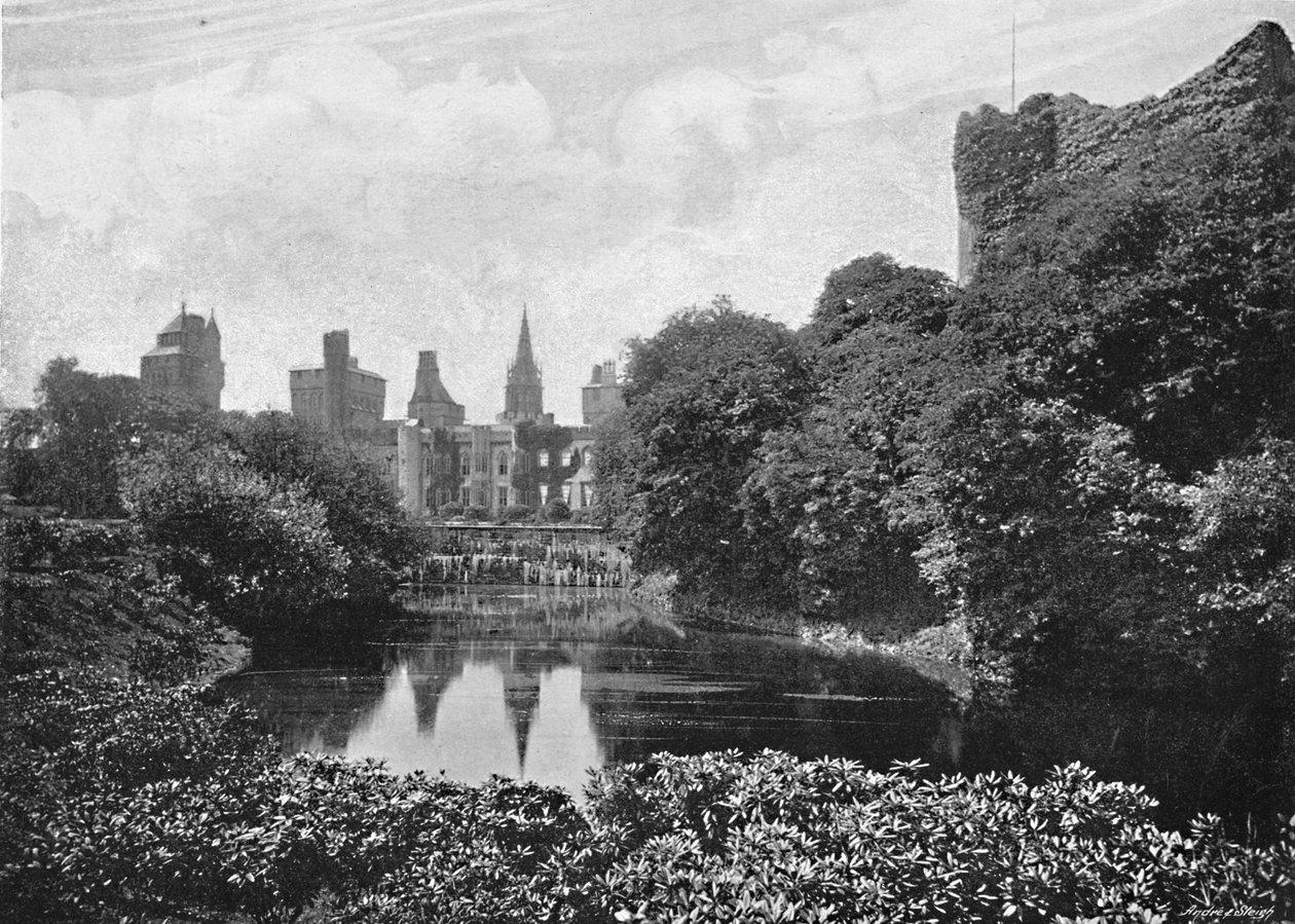 Cardiff Castle: Oostelijke voorkant en toren, ca. 1896 door Alfred Freke