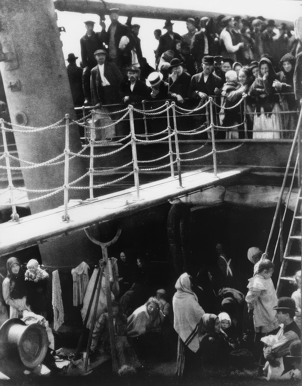 Emigratieschip / Tussenverdieping / Foto door Alfred Stieglitz