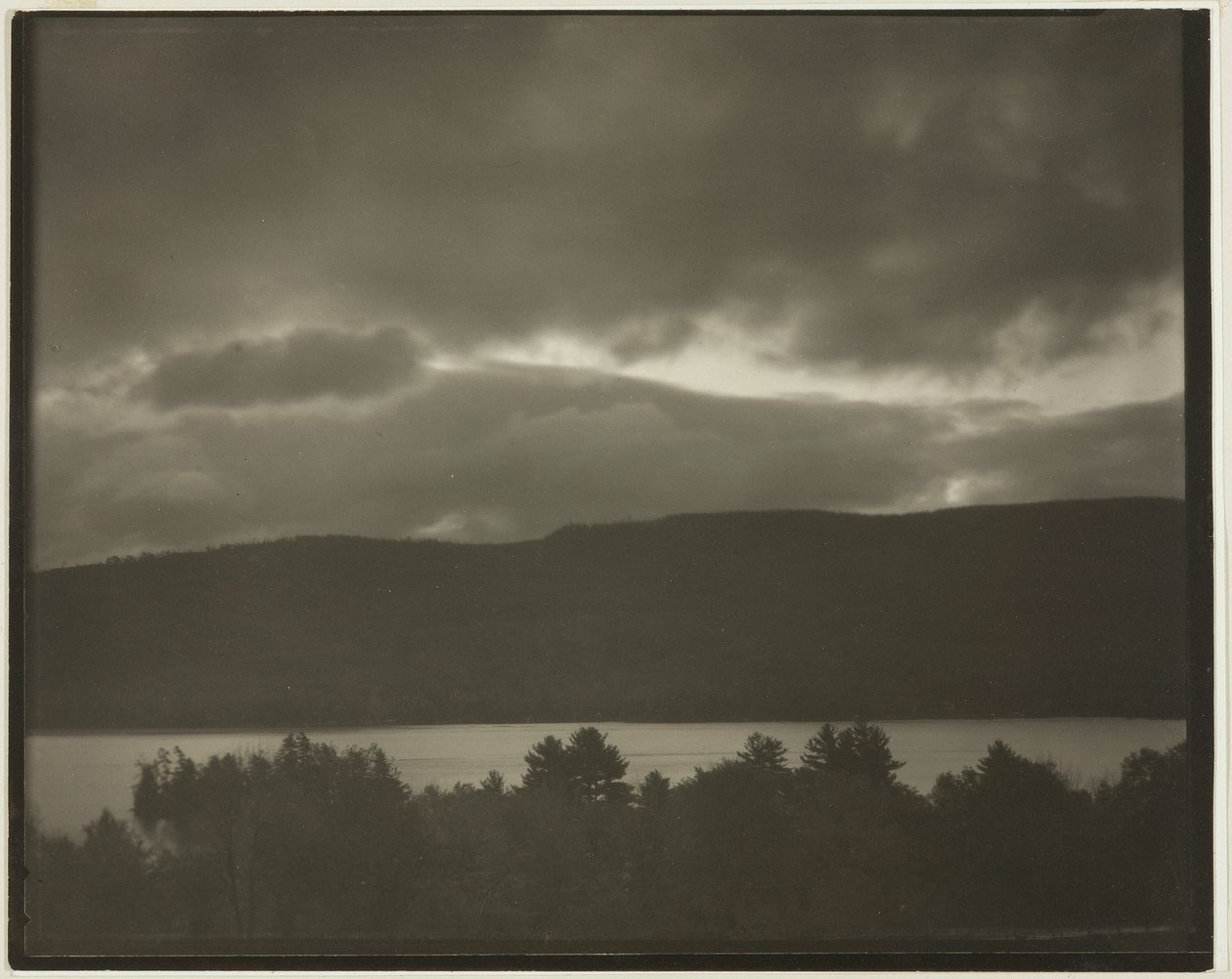Lake George door Alfred Stieglitz