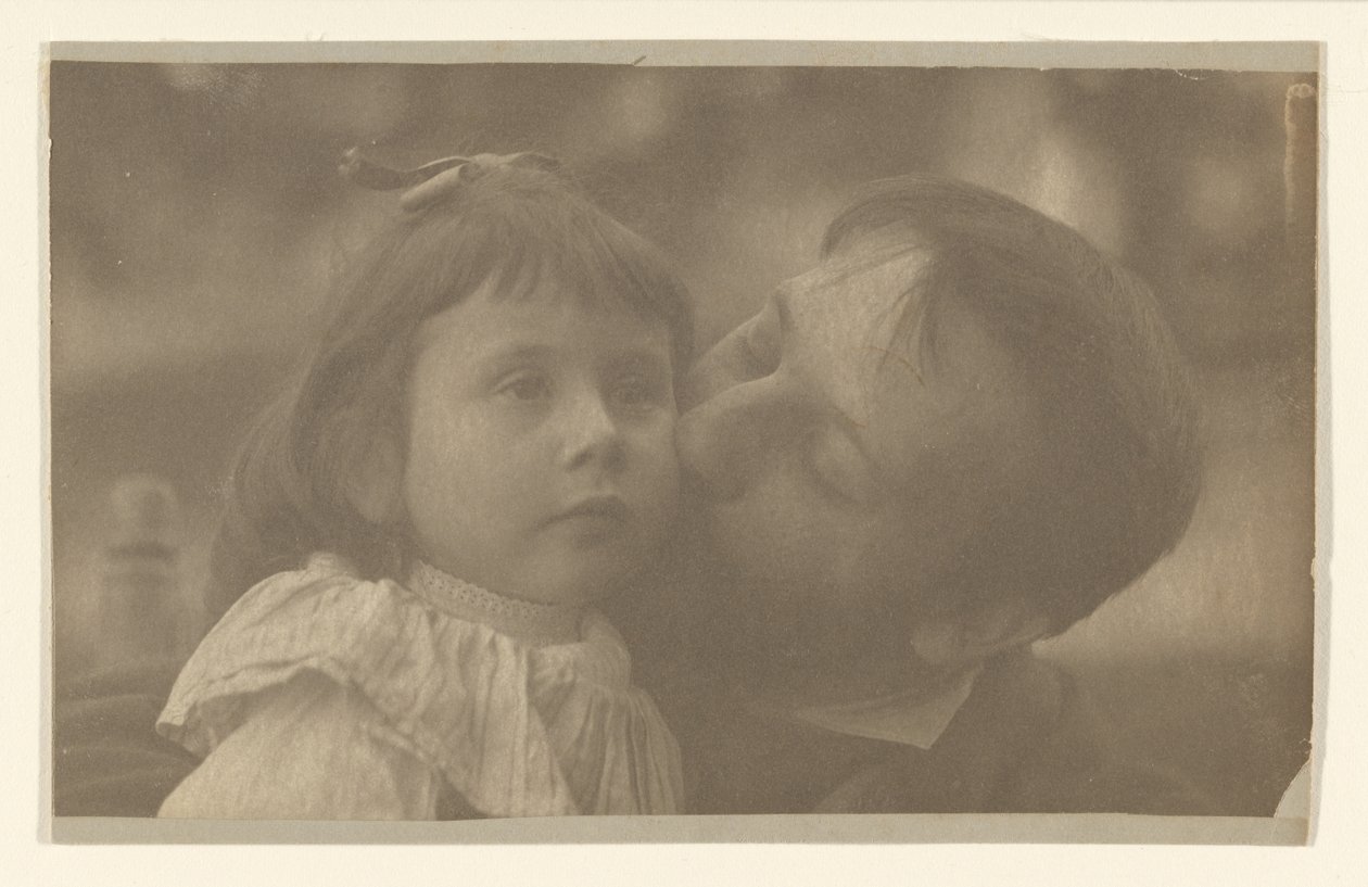 [Lou Schramm en zijn dochter]. door Alfred Stieglitz