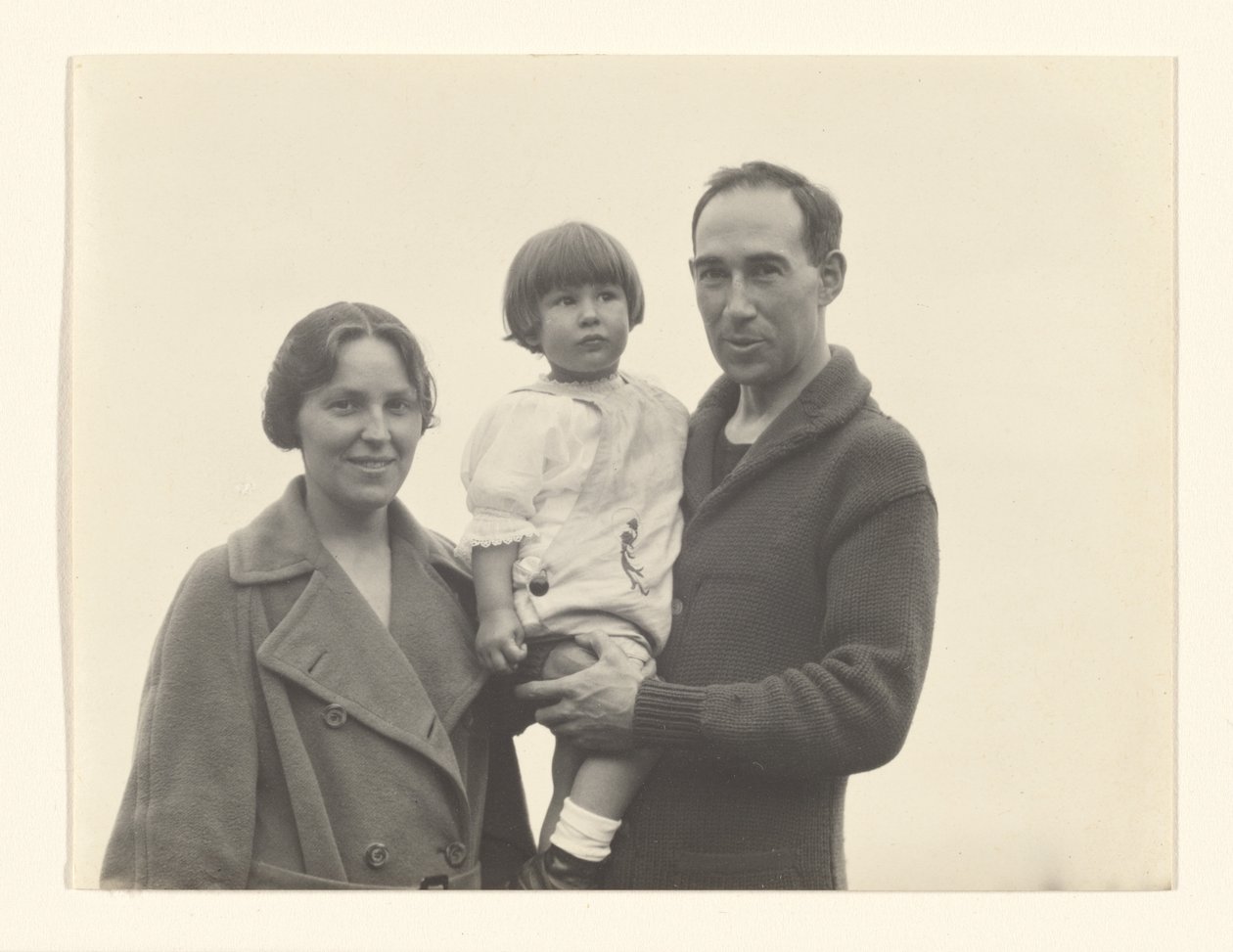 [Marie Rapp, Yvonne  George Boursault]. door Alfred Stieglitz
