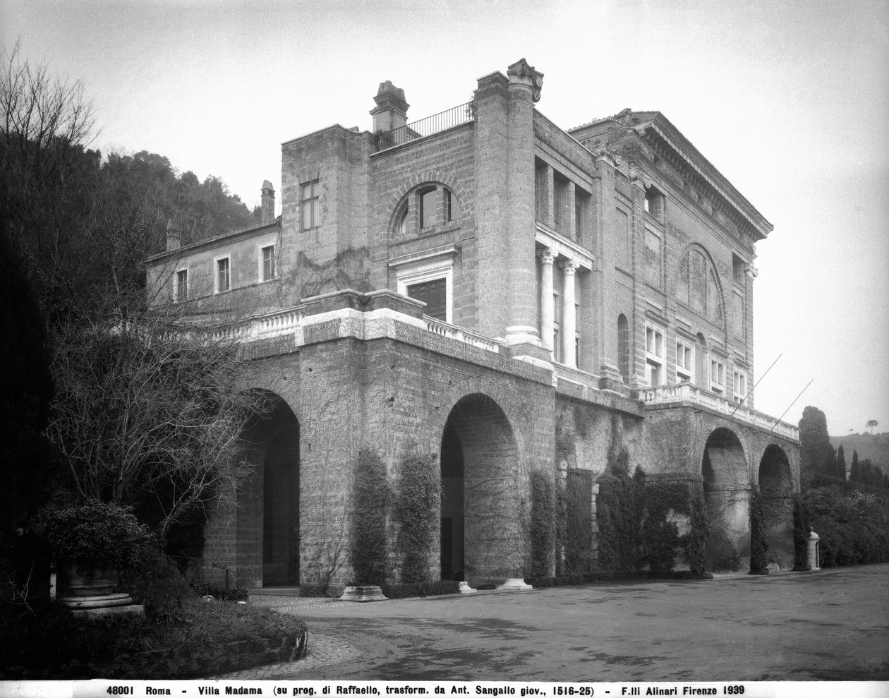 Het Terras van Villa Madama, Rome door Fratelli Alinari