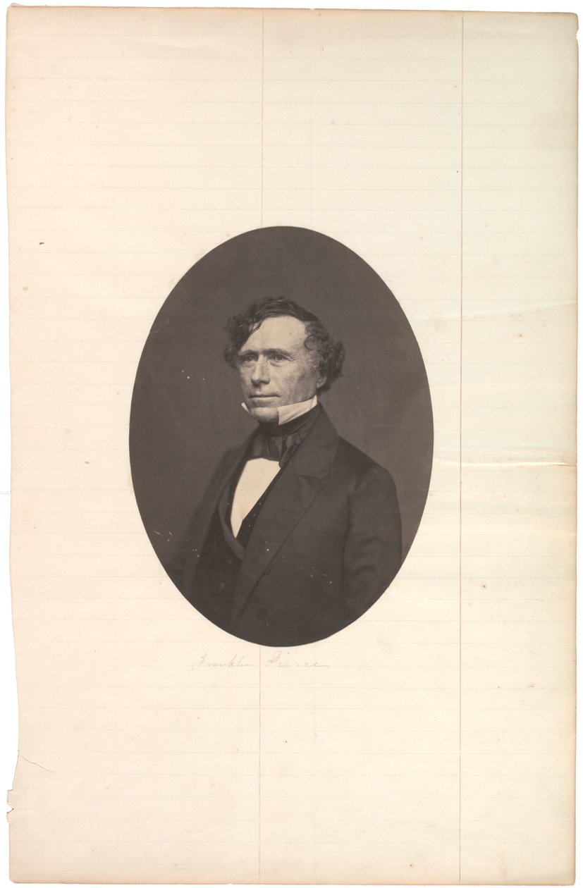 Zoutdrukportret van Pierce, ovaal, gemonteerd op gevoerd papier, ca. 1850 door American Photographer