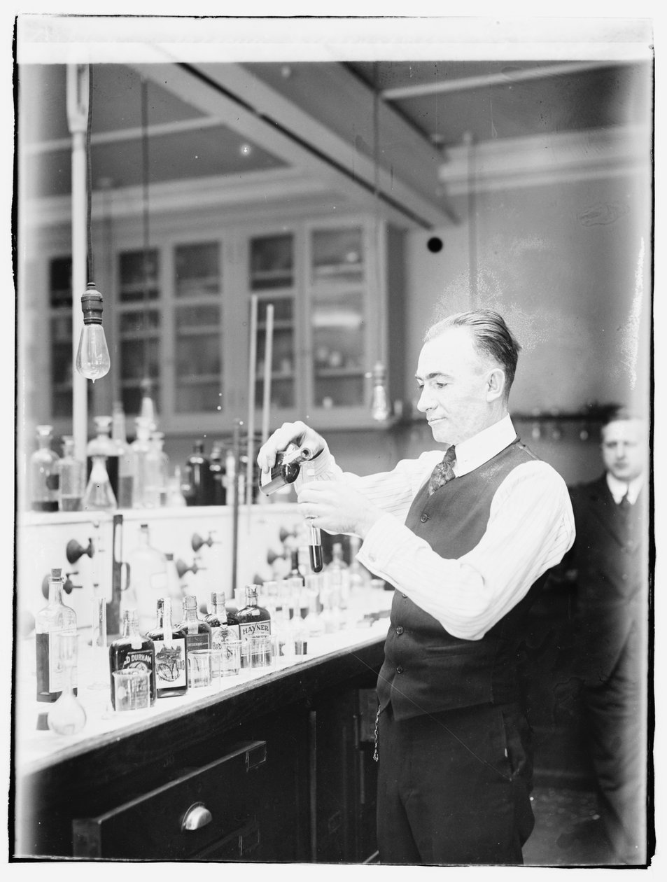 Interne Belastingdienst Chemicus G.F. Beyer door American Photographer