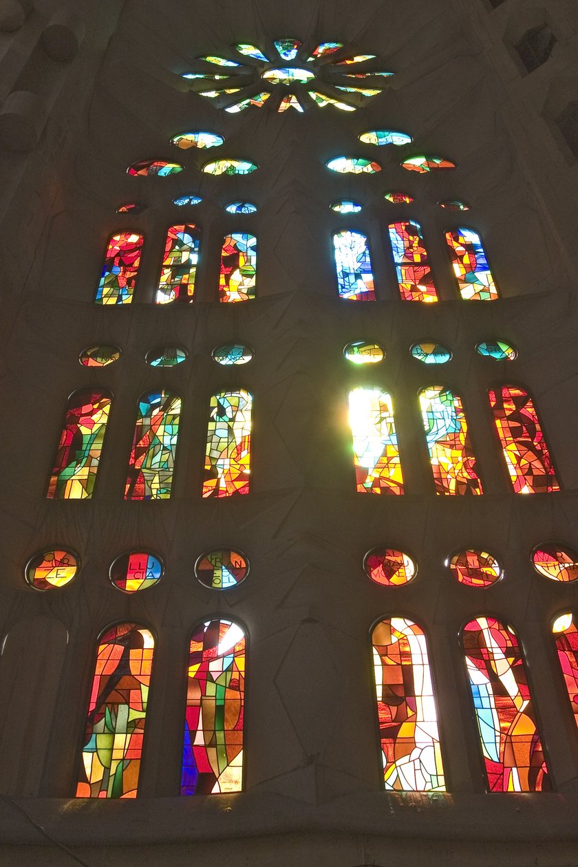 Glas-in-loodraam door Antonio Gaudi