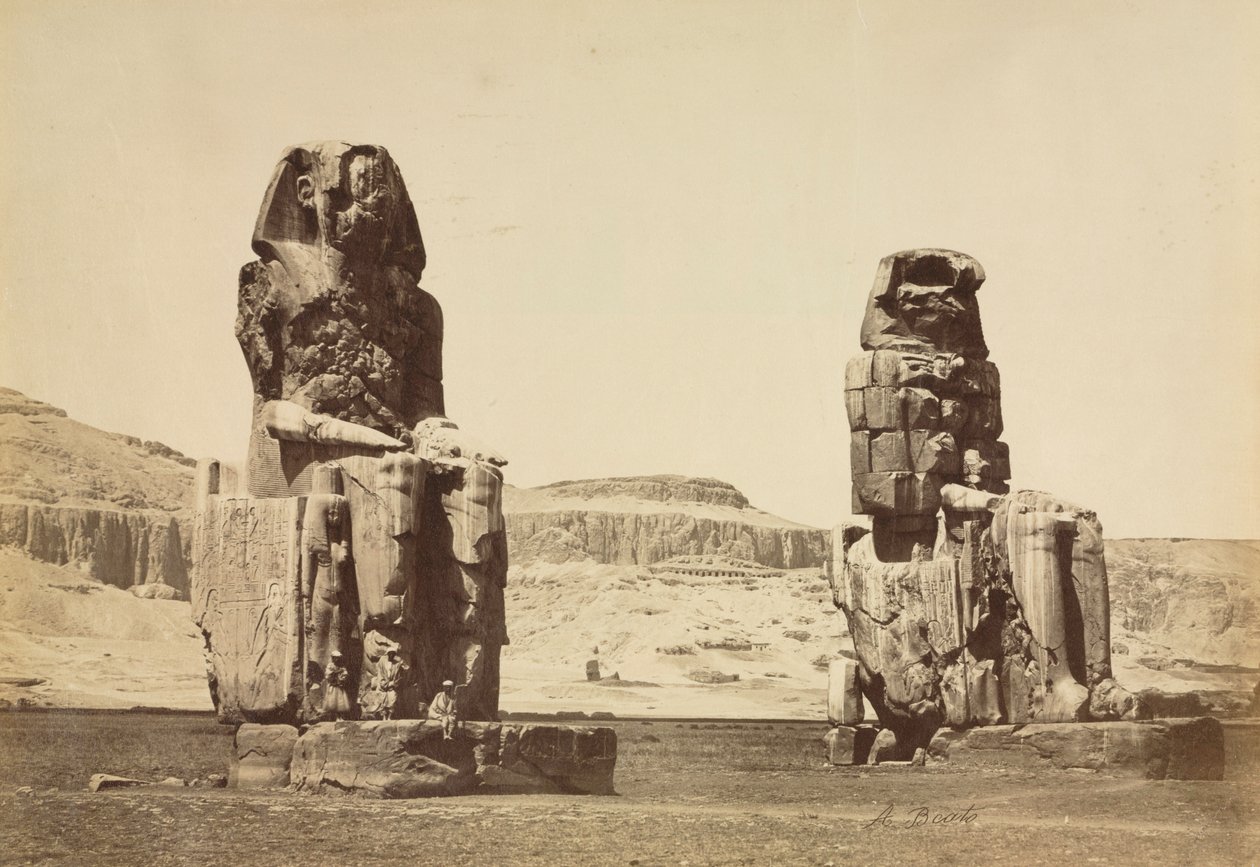 De Kolossen van Memnon, Thebe, ca. 1860s door Antonio Beato