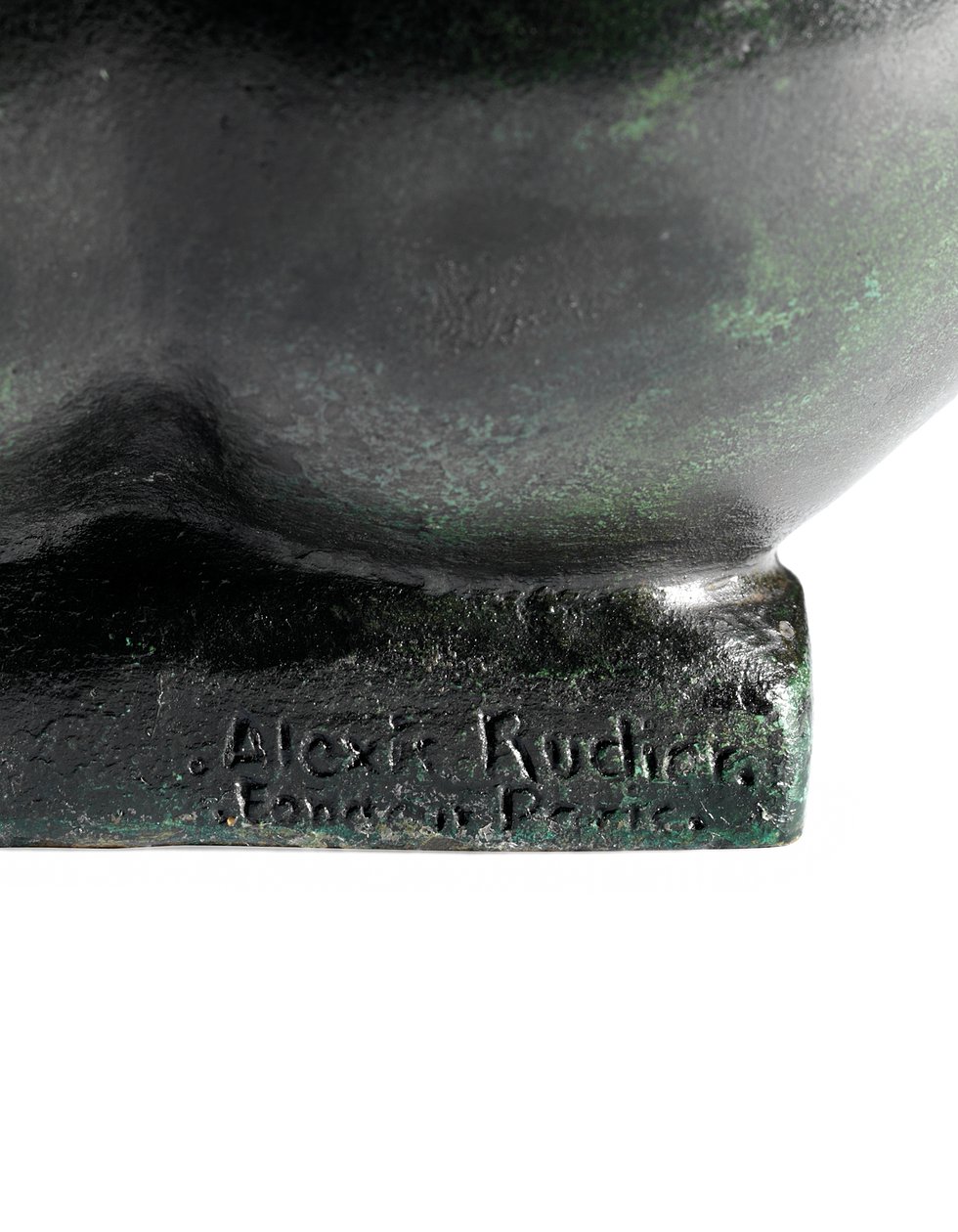Hurkend meisje dat één voet vasthoudt door Aristide Maillol