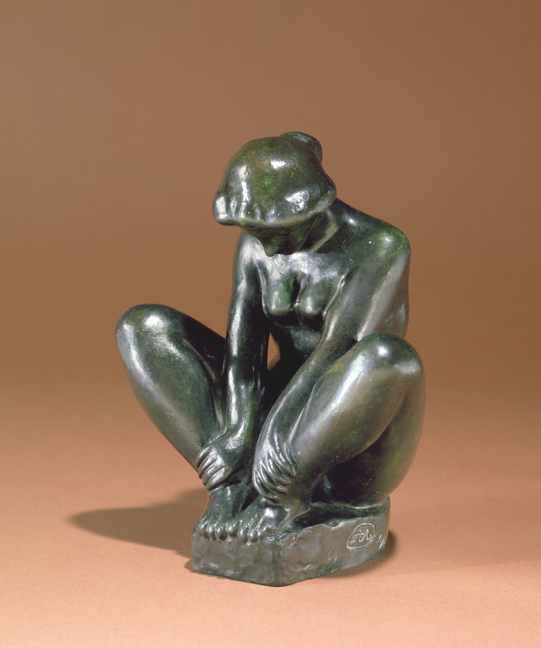 Meisje dat Beide Voeten Vasthoudt, 1920 door Aristide Maillol