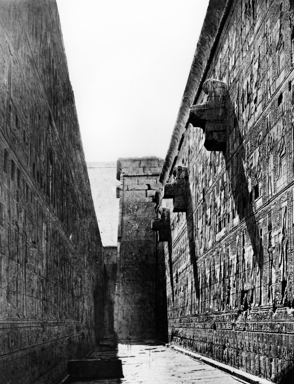 Tempel Edfu, Egypte, 1893 door Auguste Edouard Mariette