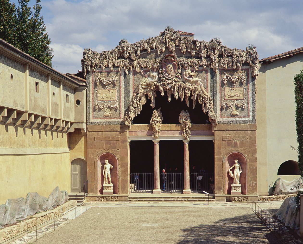 Grotta del Buontalenti, ontworpen 1583-93 door Bernardo Buontalenti