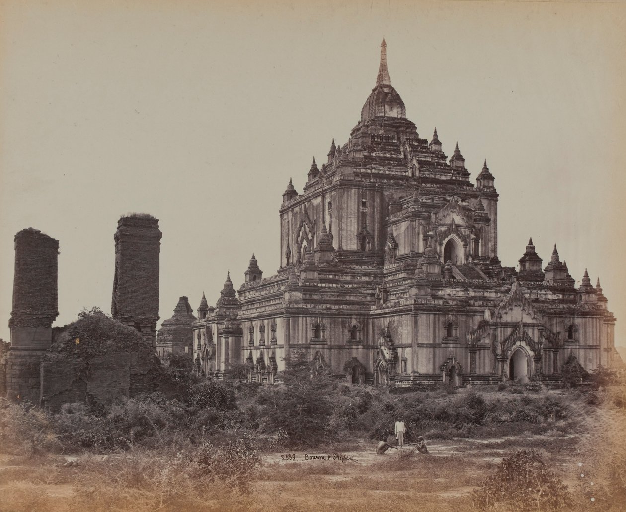 Oude bakstenen pagode door British Photographer