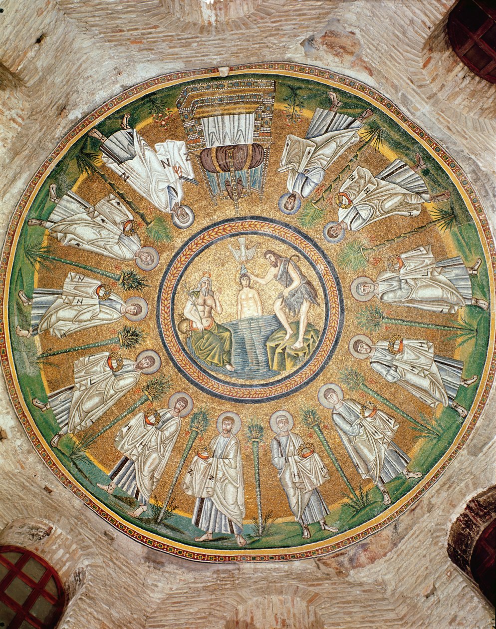 Doop van Christus omringd door de twaalf apostelen met kronen (mozaïek) door Byzantine School