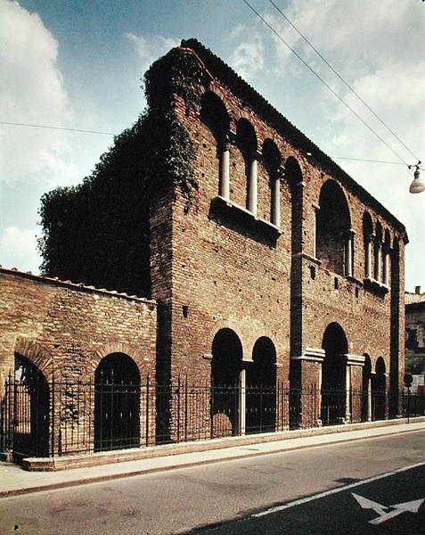 Gevel van het Palazzo di Teodorico door Byzantine School