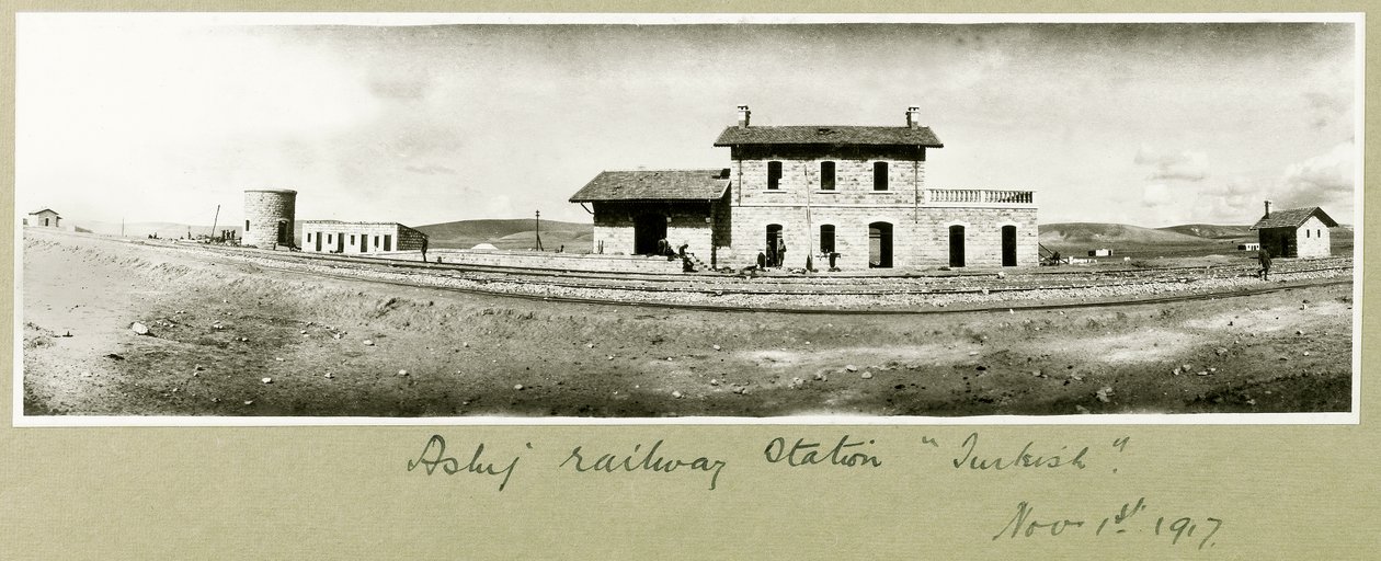 Asluj Spoorwegstation, 1 november 1917 door Capt. Arthur Rhodes