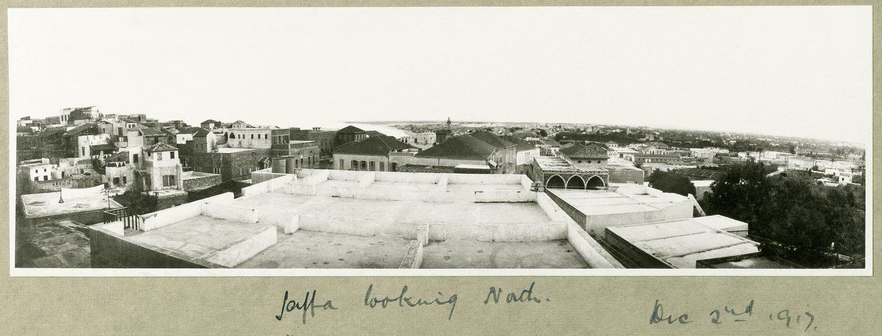 Jaffa kijkend naar het noorden, 2 december 1917 door Capt. Arthur Rhodes
