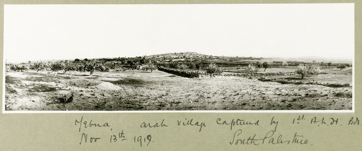Yebna, Arabisch dorp veroverd door de 1e A.L.H. Brigade op 13 november 1917 door Capt. Arthur Rhodes