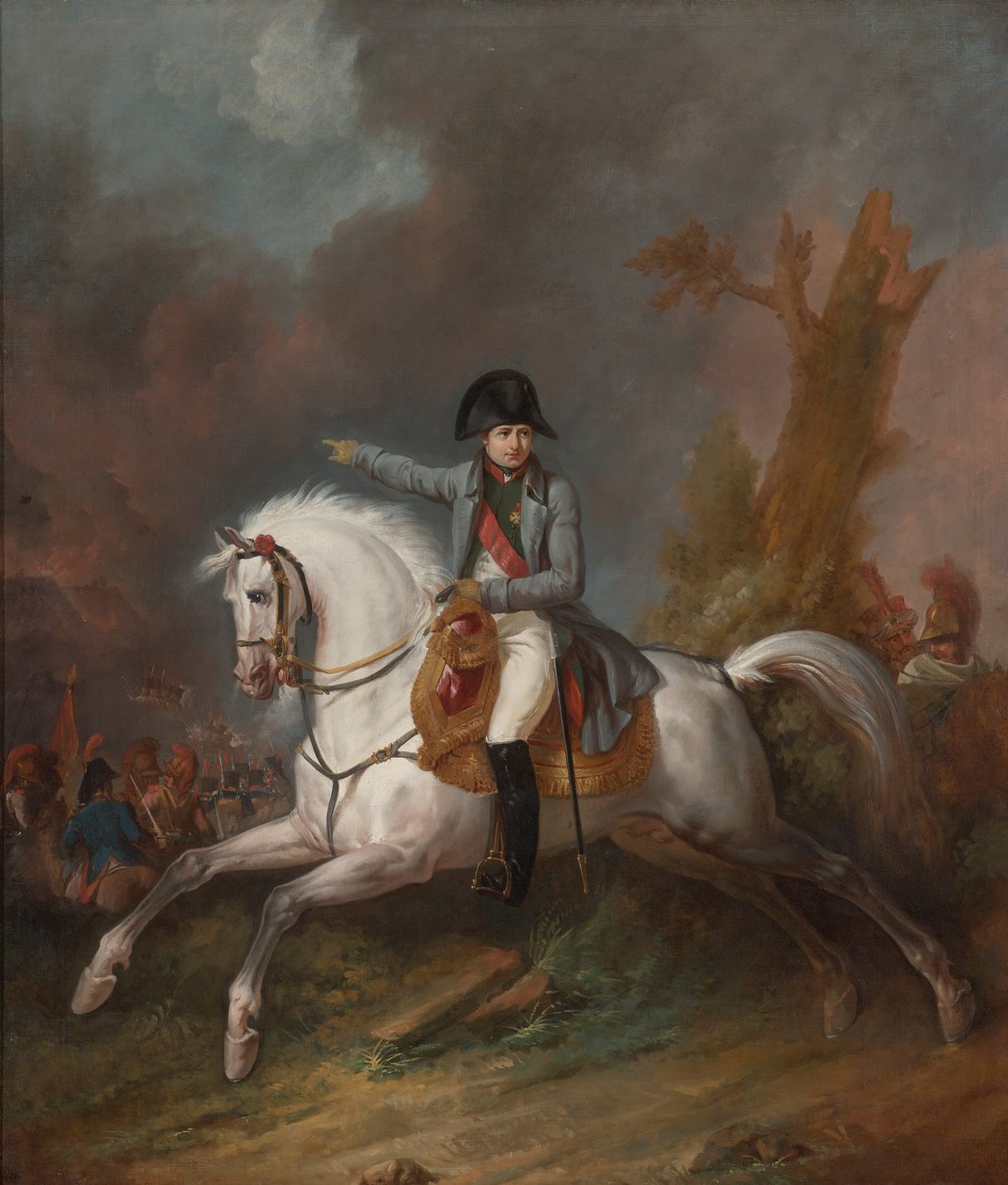 Een ruiterportret van keizer Napoleon met een veldslag op de achtergrond door Carle Vernet