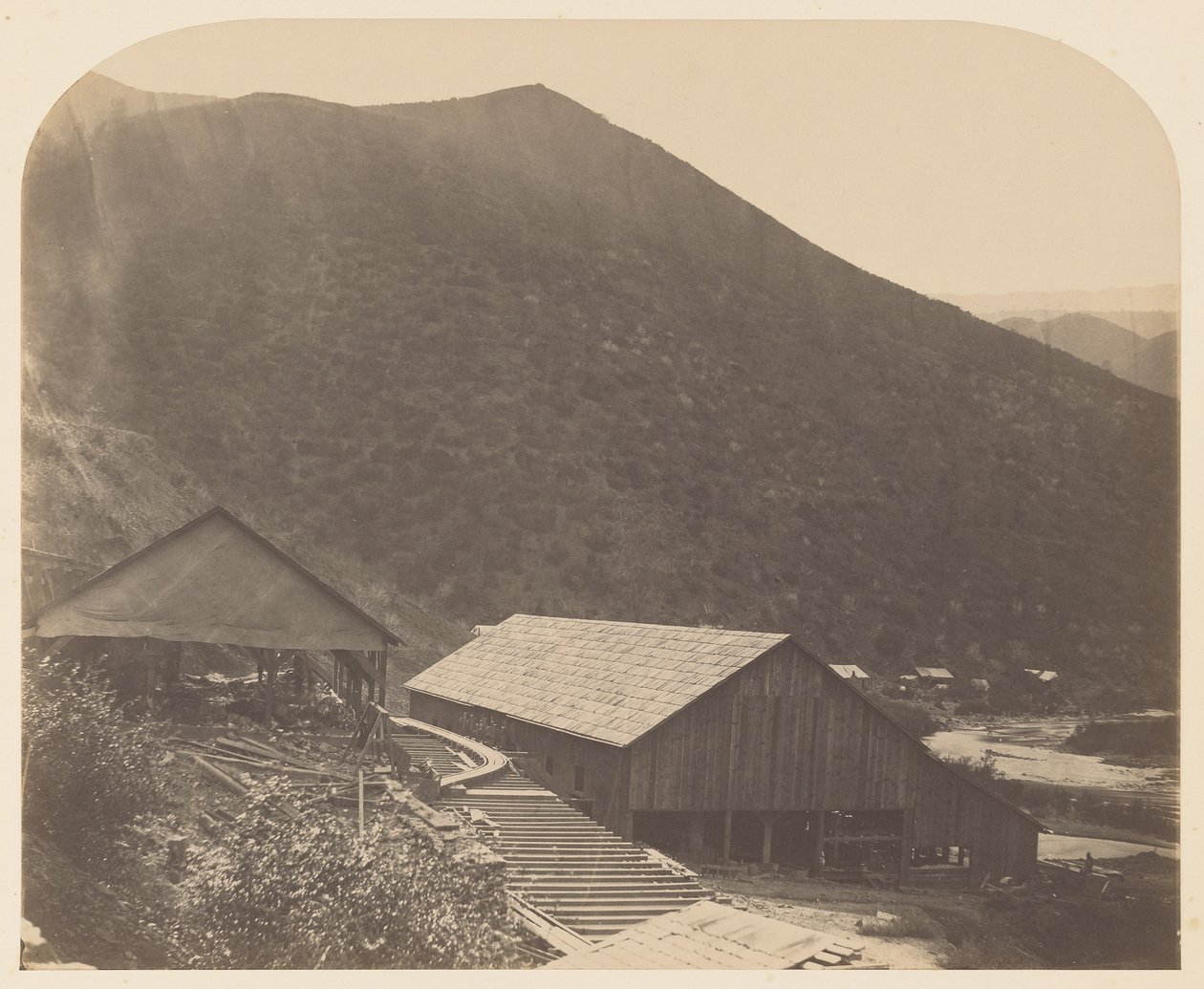 [Benton Mills West]. door Carleton Watkins