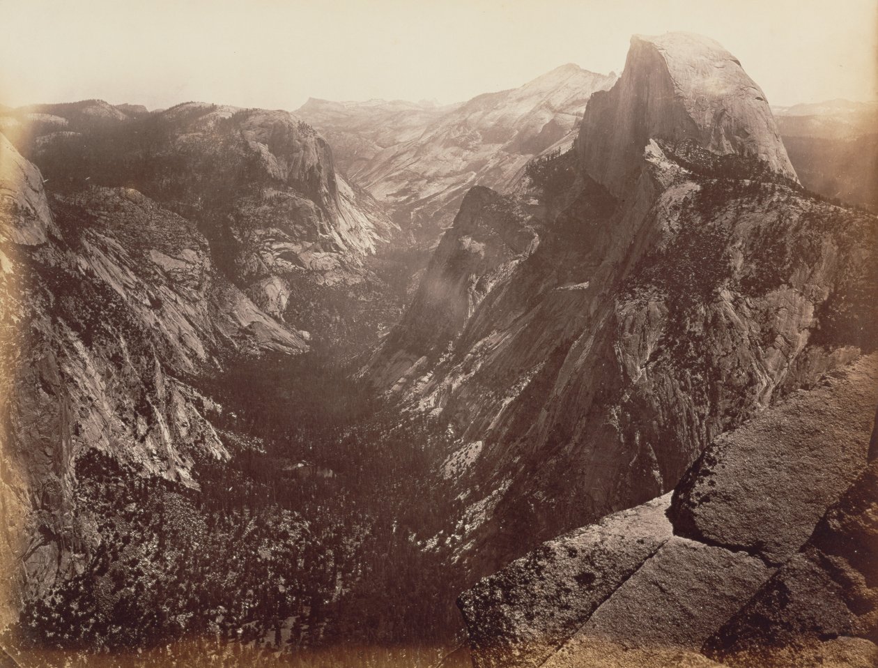 [Half Dome vanaf Glacier Point]. door Carleton Watkins