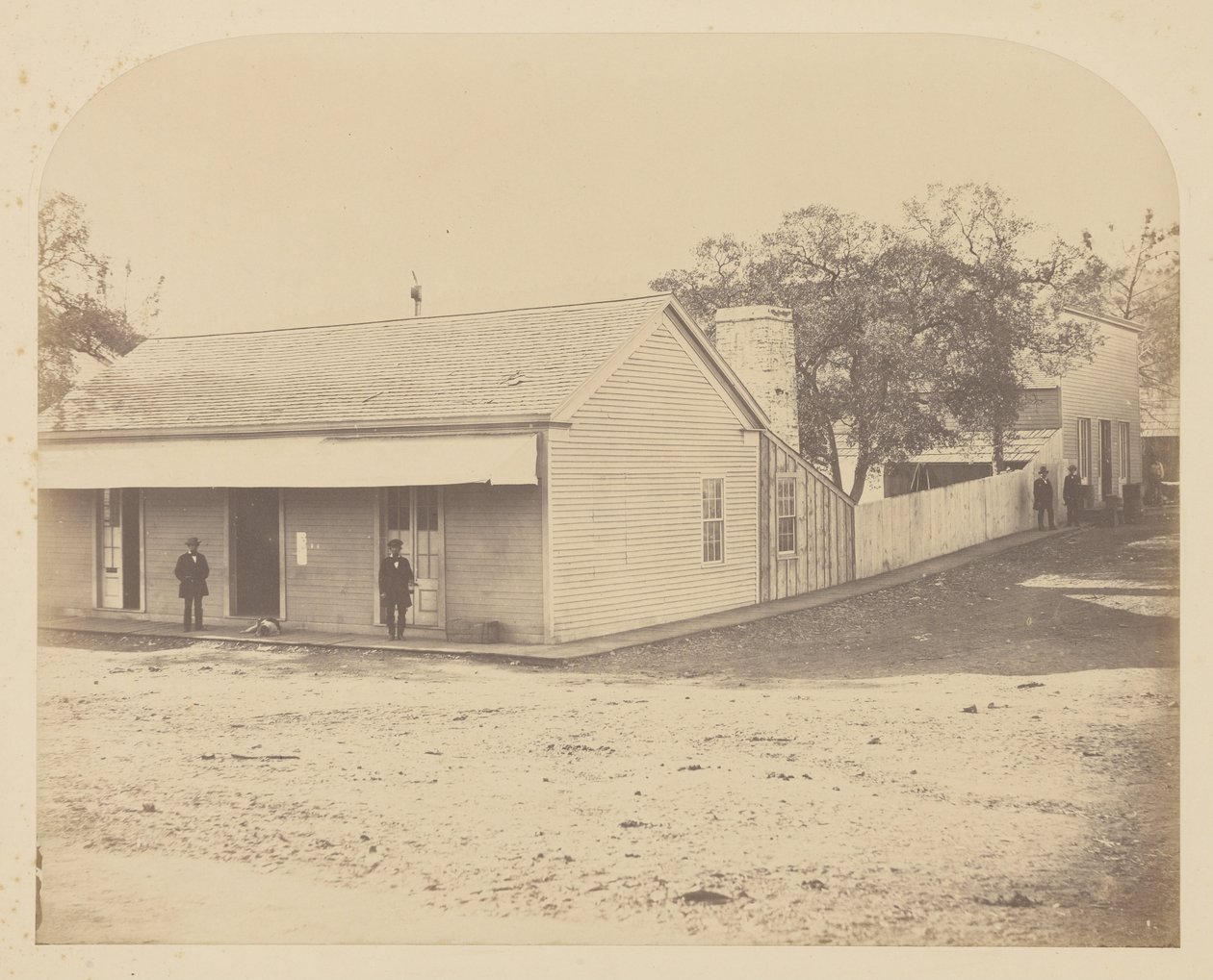 Kantoor, Bear Valley door Carleton Watkins