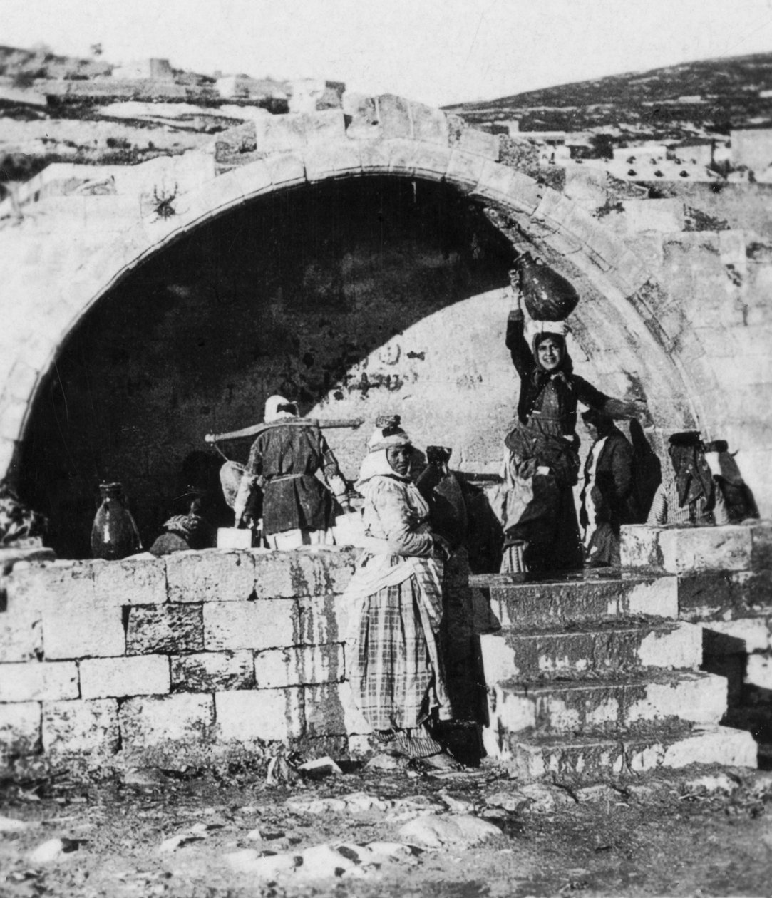 Fontein van de Maagd, Nazareth, Palestina, ca. 1927-1931 door Cavanders Ltd