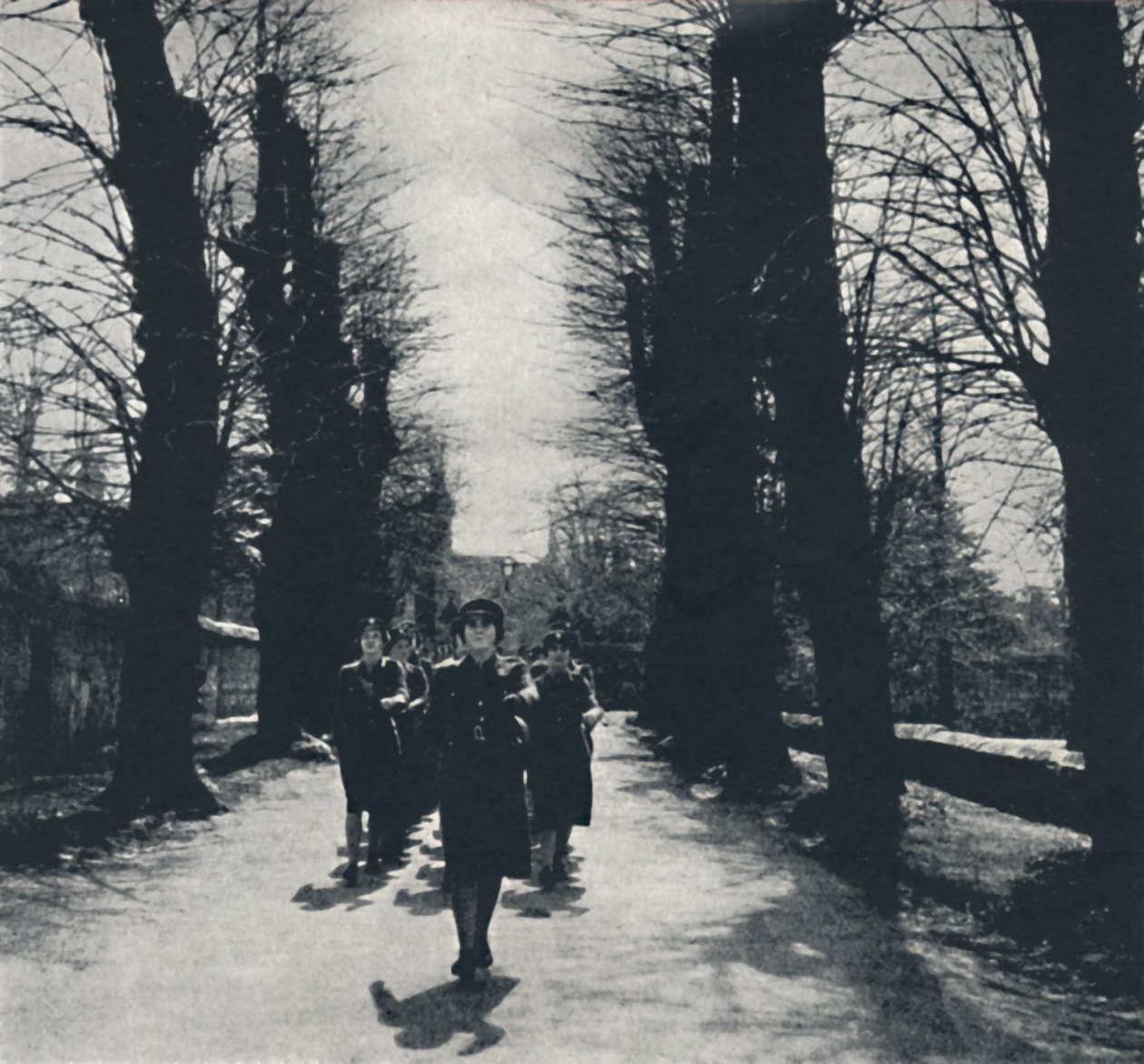 Kerkparade, 1941 door Cecil Beaton