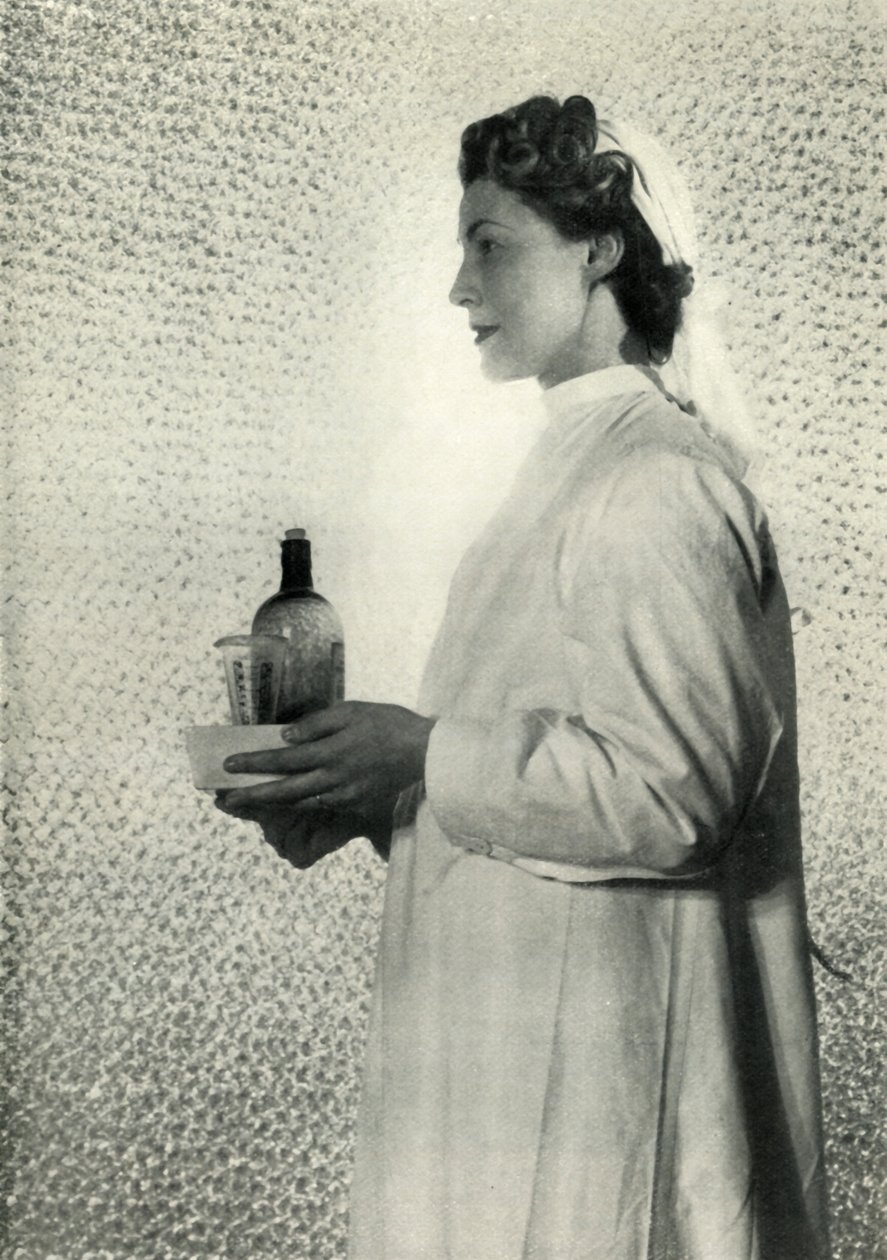 Verpleegkundige, ca. 1943 door Cecil Beaton