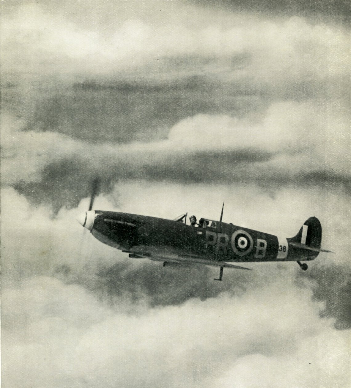 Spitfire, ca. 1943 door Cecil Beaton