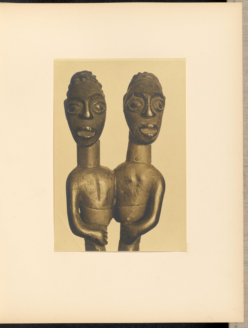 [Afrikaanse Houtsculptuur]. door Charles Sheeler