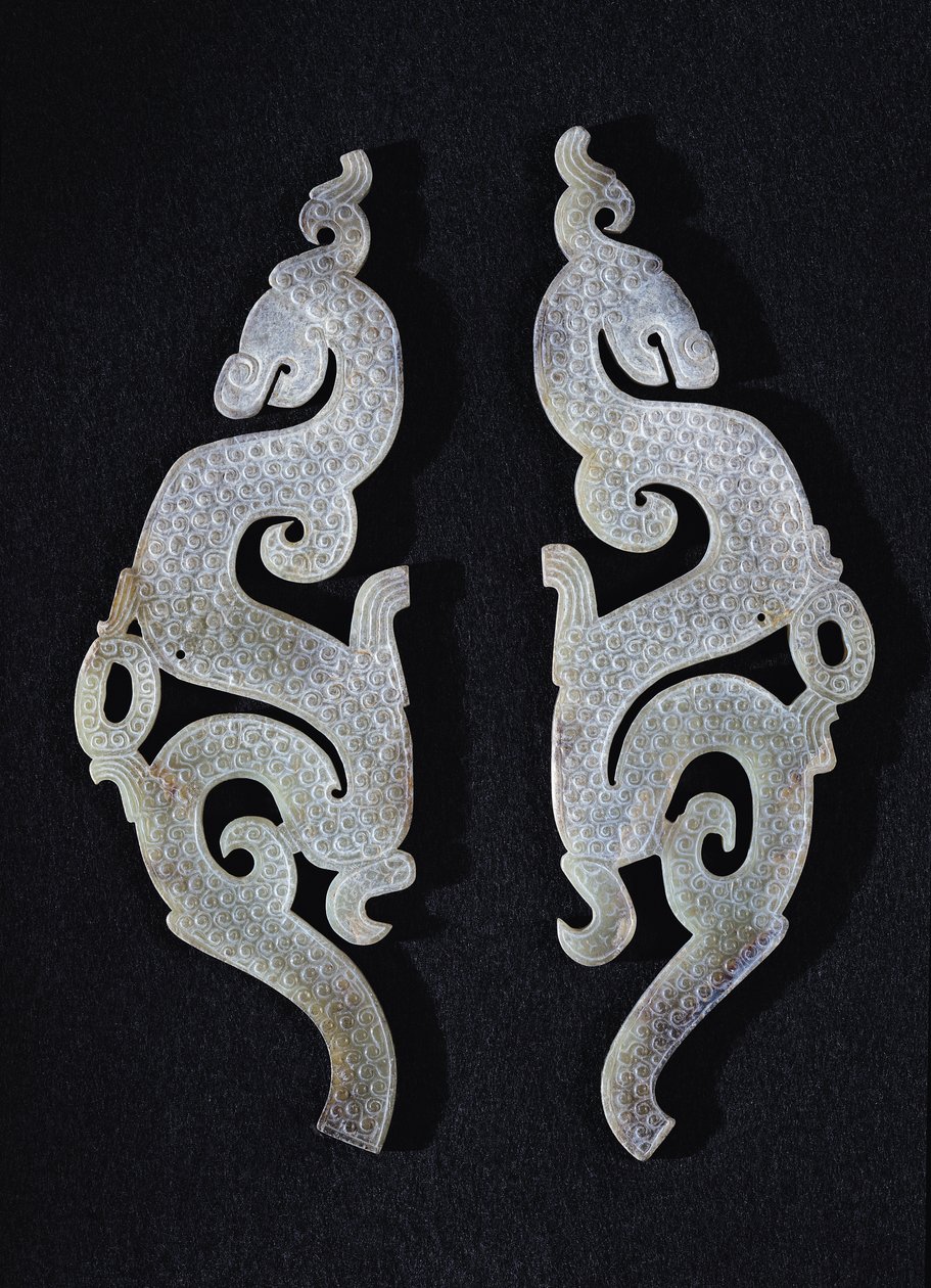 Twee Draken, c.475-221 v.Chr. (jade) door Chinese School