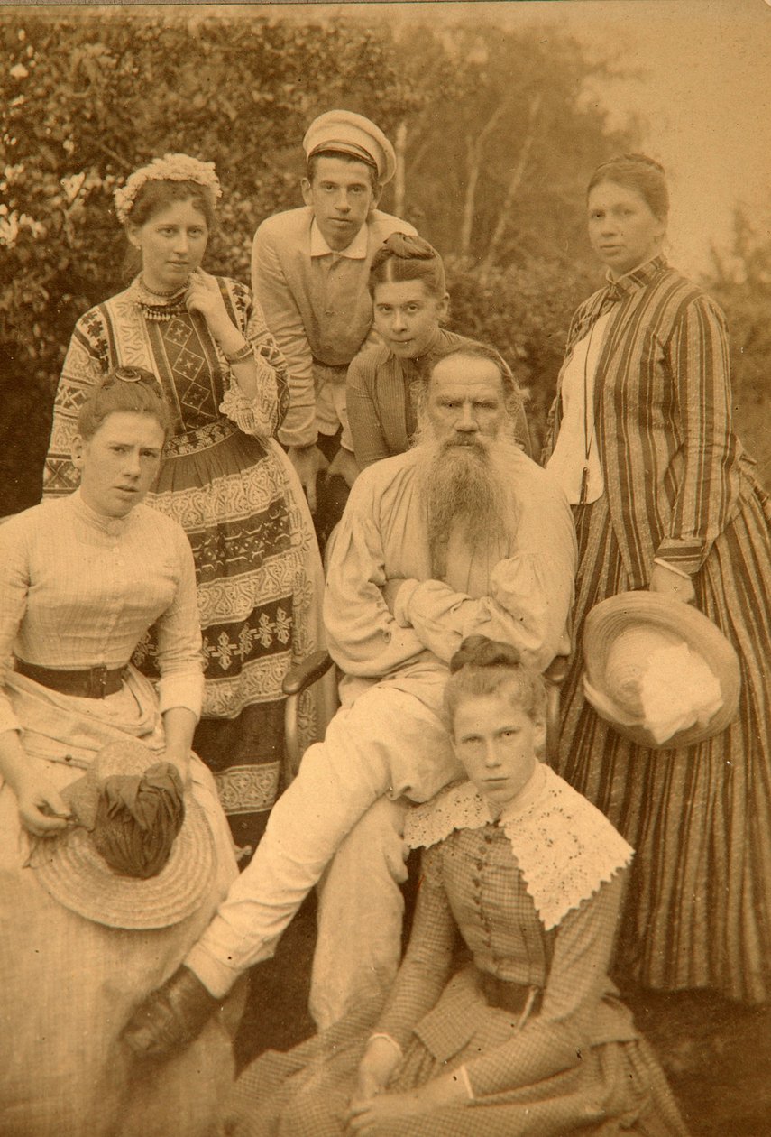 De auteur Leo Tolstoy met zijn familie in Yasnaya Polyana door Count Semyon Semyonovich Abamelek Lazarev