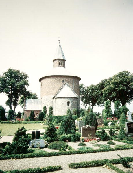 Bjernede Kerk, gebouwd 1125-75 door Danish School