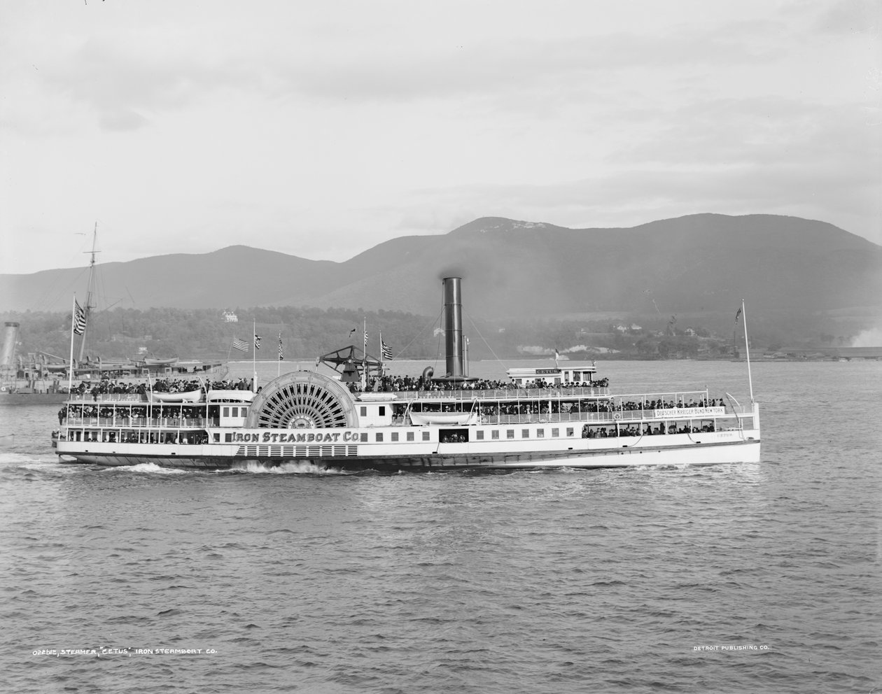 Stoomboot Cetus, Iron Steamboat Co. 1909 door Detroit Publishing Co.