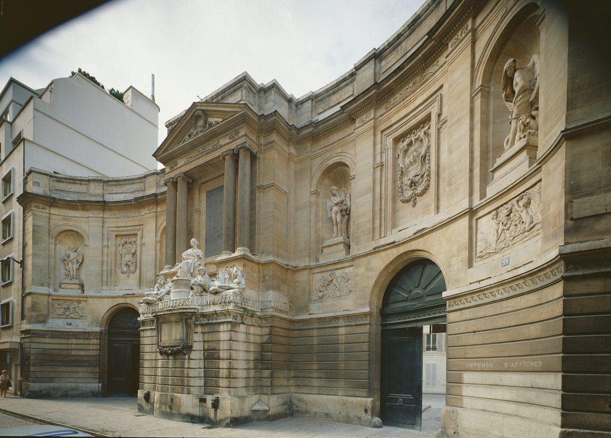 De Fontaine des Quatre Saisons, Rue de Grenelle, gebouwd 1739-46 door Edmé Bouchardon