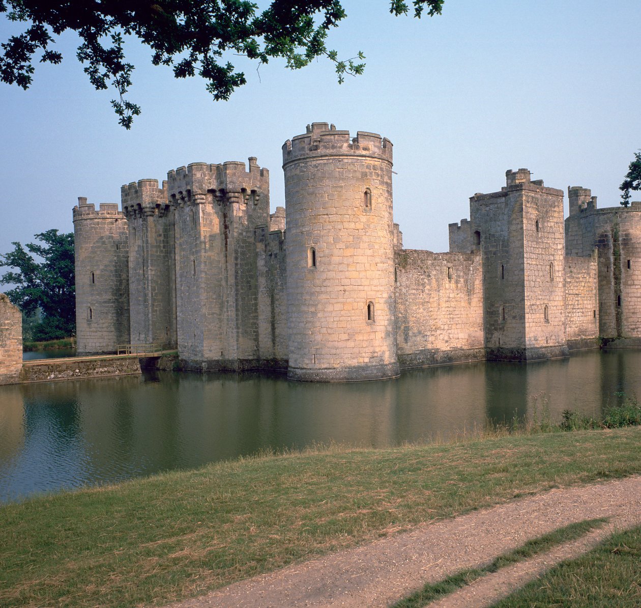 Bodiam Kasteel door Edward Dalyngrigge