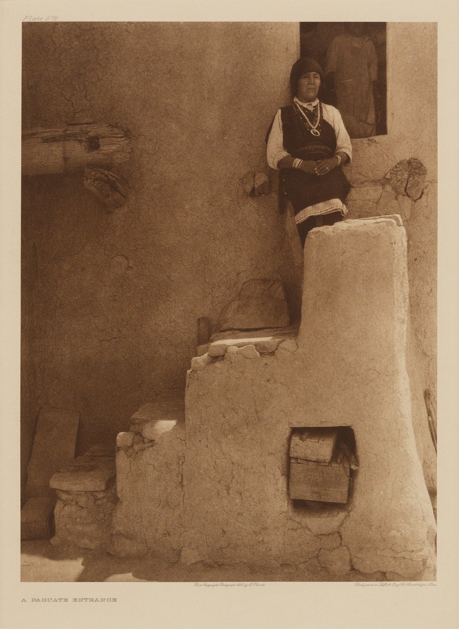 De ingang van Paguate door Edward S. Curtis